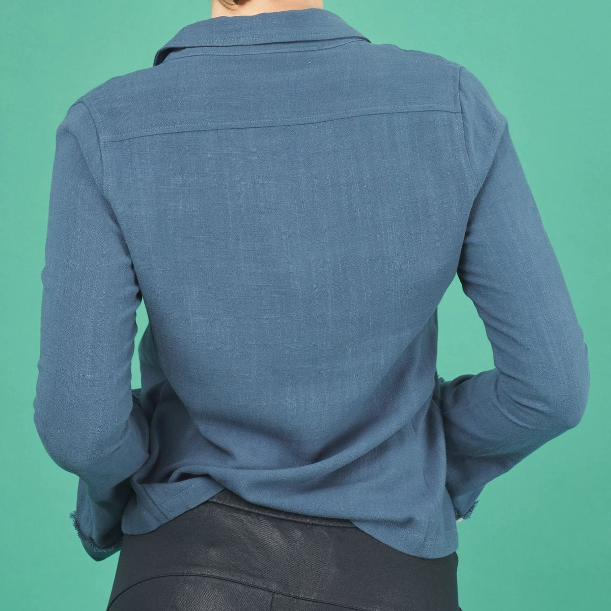 linen fray shirt in french blue by inlarkin back view
