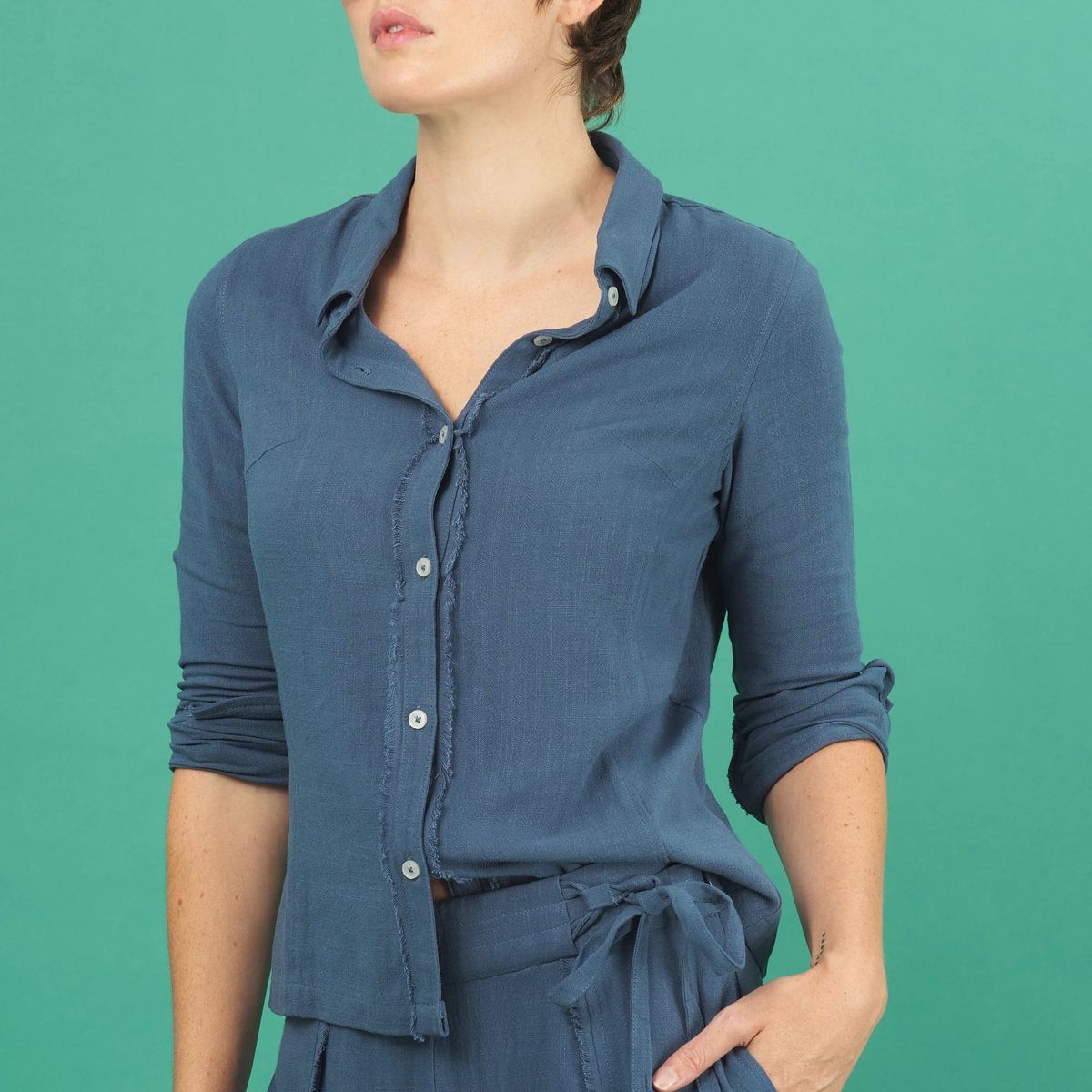 linen fray shirt in french blue by inlarkin front view