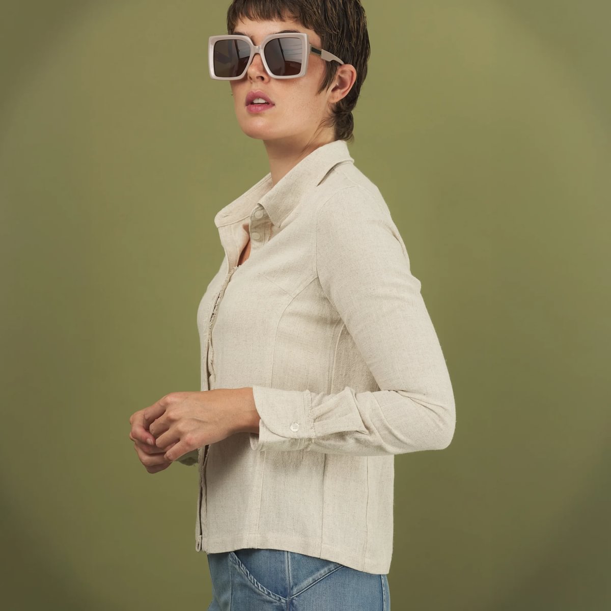 linen fray shirt in sand by inlarkin side view