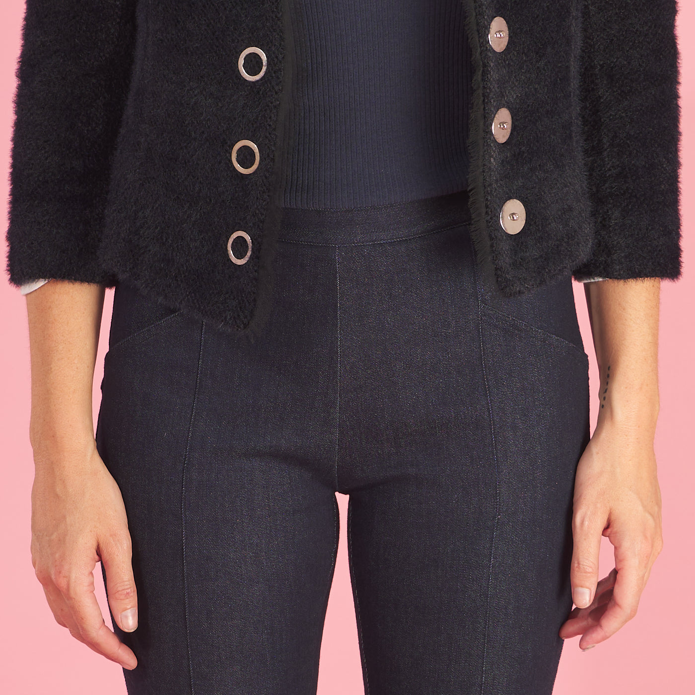 the oakley blazer by inlarkin has a tailored cropped design for a flattering silhouette