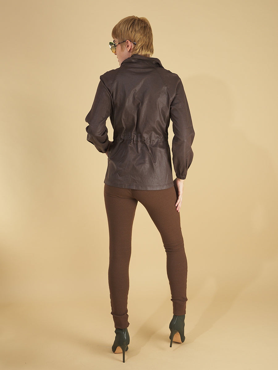 the zippie leggings by inlarkin in chocolate back view showing the fit and luxe fabric